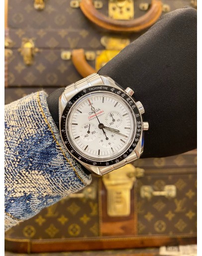 (UNUSED) 2024 OMEGA SPEEDMASTER PROFESSIONAL MOONWATCH PANDA CHRONOGRAPH REF 310.30.42.50.04.001 WHITE DIAL 42MM AUTOMATIC WATCH -FULL SET-
