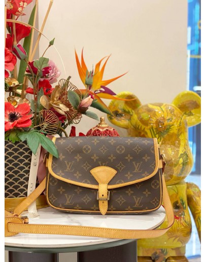 LOUIS VUITTON SOLOGNE BROWN MONOGRAM CANVAS CROSSBODY BAG