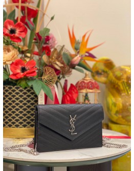 (LIKE NEW)YVES SAINT LAURENT CASSANDRE ENVELOPE CHAIN WALLET