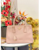 PRADA MEDIUM GALLERIA IN BEIGE SAFFIANO LUX LEATHER WITH STRAP