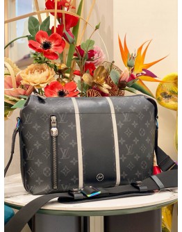 (LIKE NEW) LOUIS VUITTON ECLIPSE APOLLO MESSENGER BAG