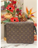 (LIKE NEW) LOUIS VUITTON MONOGRAM S LOCK CLUTCH 