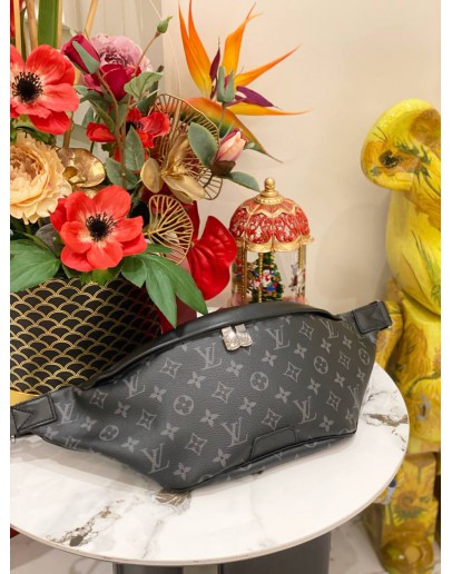 (LIKE NEW) 2024 MICROCHIP LOUIS VUITTON MONOGRAM ECLIPSE CANVAS DISCOVERY BUMBAG PM BAG