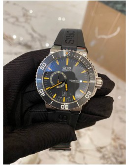 2013 ORIS AQUIS SMALL DATE REF 01.743.7673.4159 SECOND YELLOW DIAL 43MM AUTOMATIC WATCH FULL SET