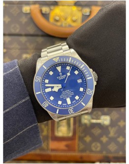 (UNUSED) 2020 TUDOR PELAGOS TITANIUM REF 25600TB BLUE DIAL BLUE BEZEL 42MM AUTOMATIC WATCH FULL SET
