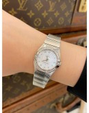 (LIKE NEW) 2020 OMEGA CONSTELLATION REF 123.15.27.60.55.002 WHITE DIAMOND MOTHER OF PEARL DIAL DIAMOND BEZEL 27MM QUARTZ WATCH FULL SET