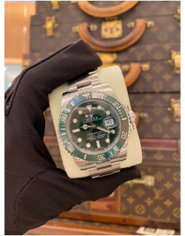 (LIKE NEW) 2015 ROLEX HULK SUBMARINER DATE REF 116610LV GREEN DIAL 40MM AUTOMATIC WATCH -FULL SET-