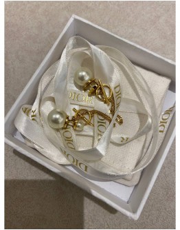 (BRAND NEW) 2020 CHRISTIAN DIOR CD PEARL GOLD PLATED EARRINGS