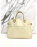 LOUIS VUITTON VINTAGE MEDIUM PASSY WHITE LEATHER BAG